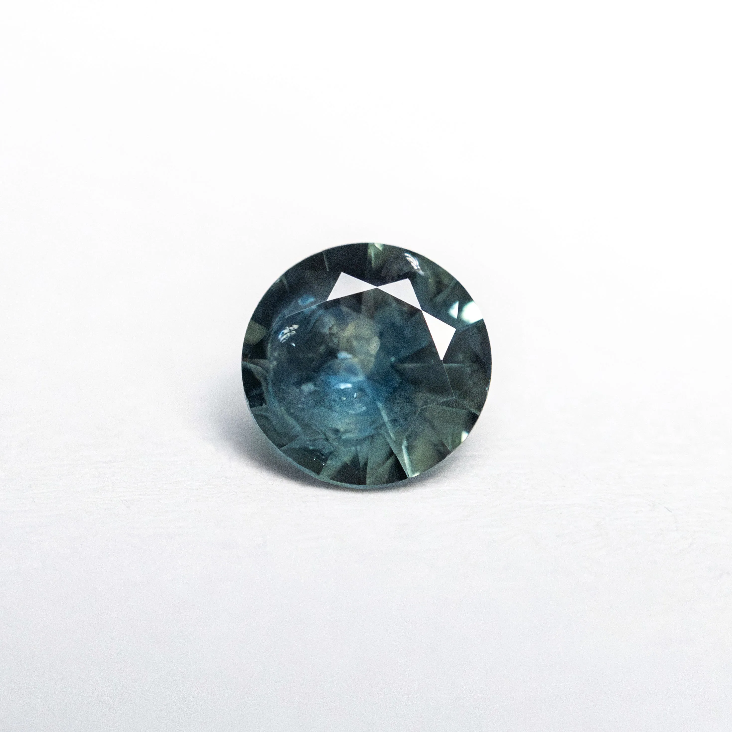 0.66ct 5.52x5.46x3.22mm Round Brilliant Sapphire 19942-31