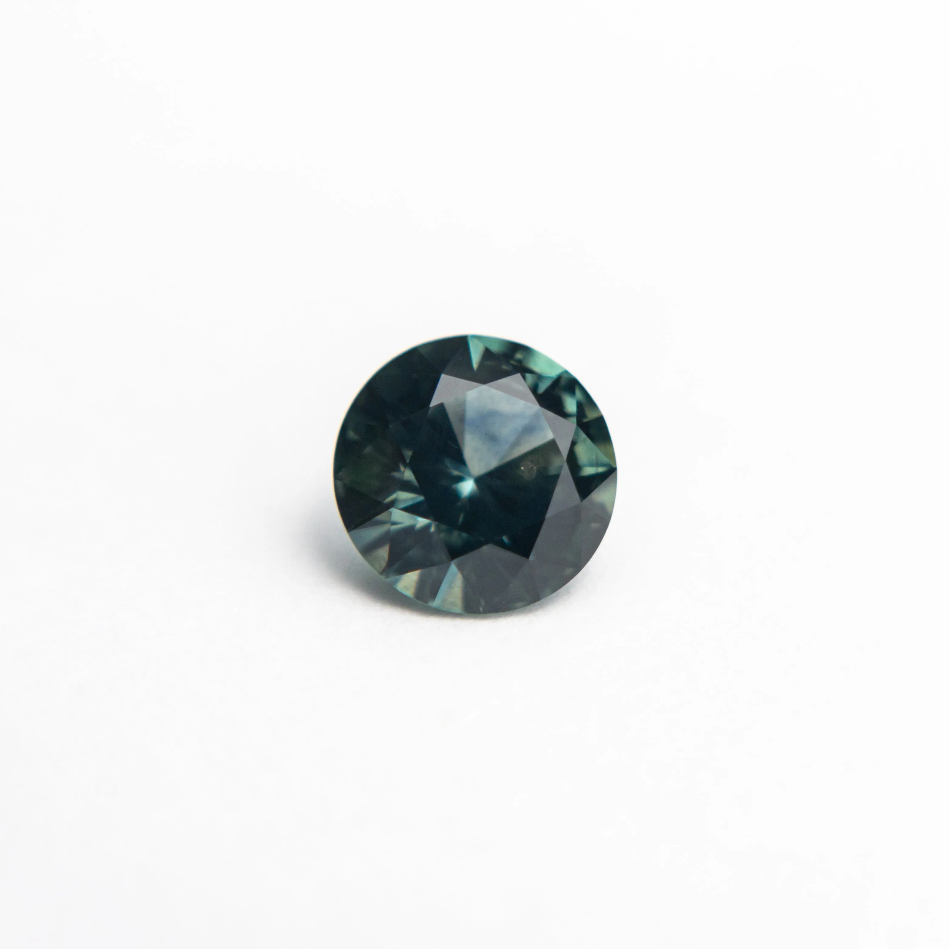 0.82ct 5.68x5.66x3.47mm Round Brilliant Sapphire 19863-01