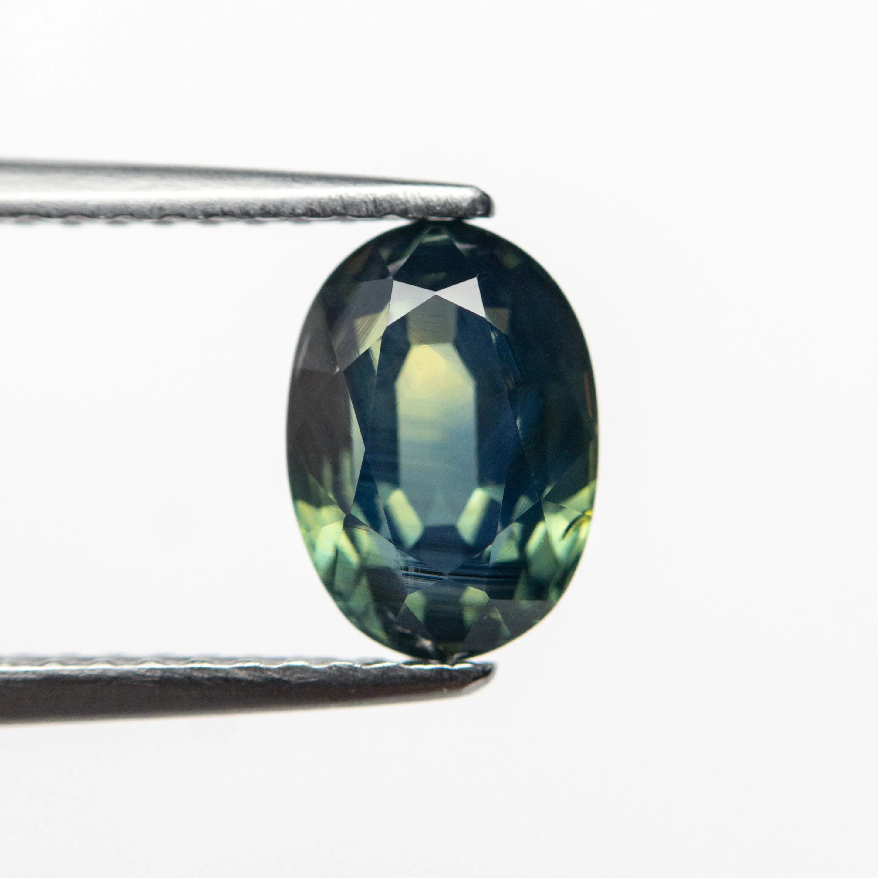 1.89ct 7.96x5.66x4.48mm Oval Brilliant Sapphire 23435-04