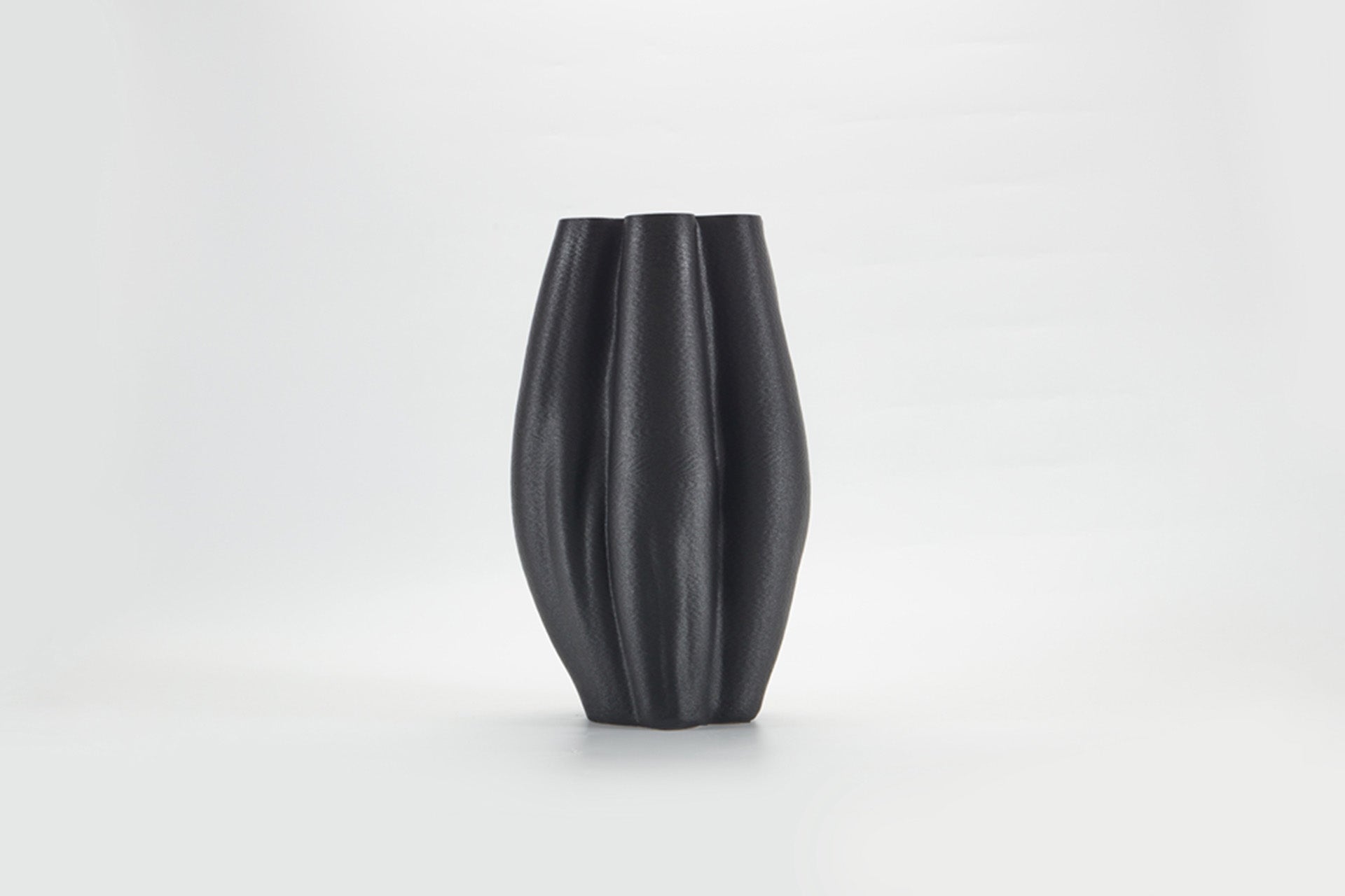 A The Foundry House La Mer Vase Ebony