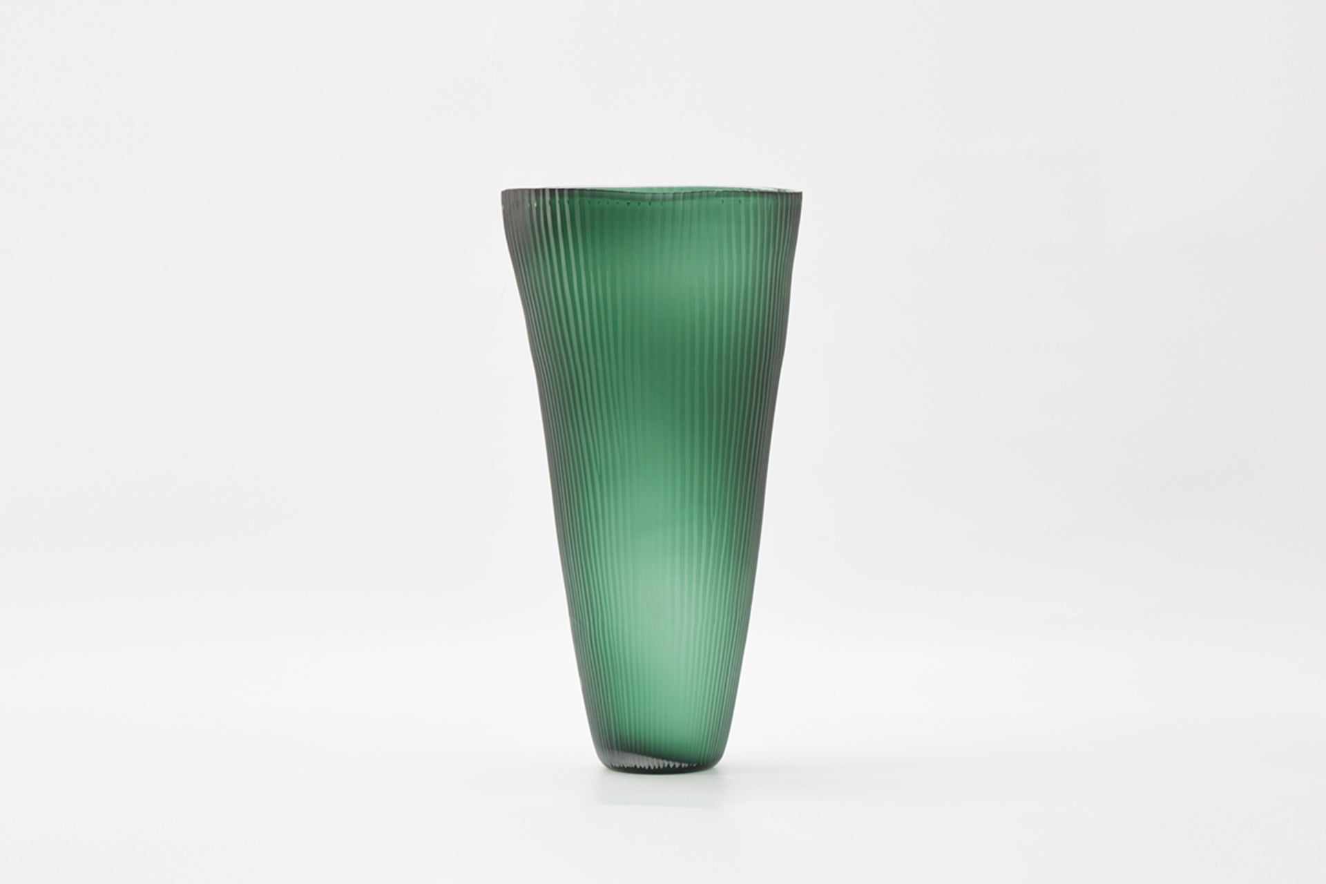 A The Foundry House Palma Vase Emerald